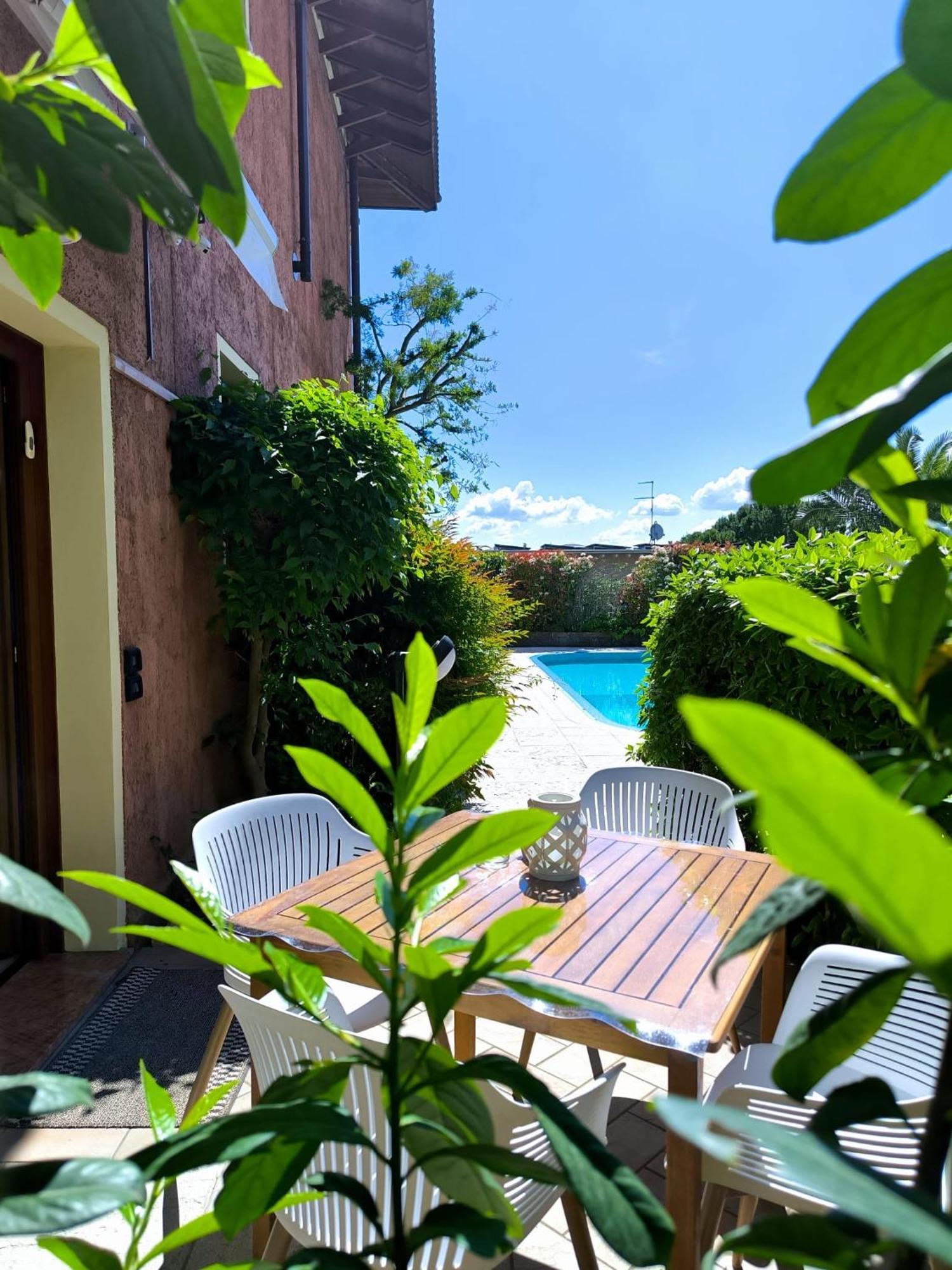 Villa Maria Apartments Moniga del Garda Exterior photo
